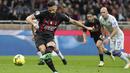 Pemain AC Milan, Olivier Giroud, mencetak gol penalti ke gawang Sampdoria pada laga Liga Italia di Stadion di San Siro, Sabtu (20/5/2023). Rossonerri menang dengan skor 5-1. (AP Photo/Antonio Calanni)