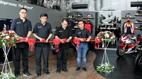 PT Astra Honda Motor (AHM) resmi memperkenalkan deaer big bike Astra Motor Center (AMC) Yogyakarta. 