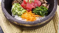 Nasi Cangkalang Pampis berkonsep serupa dengan makanan khas dari Korea Dolsot Bibimbab