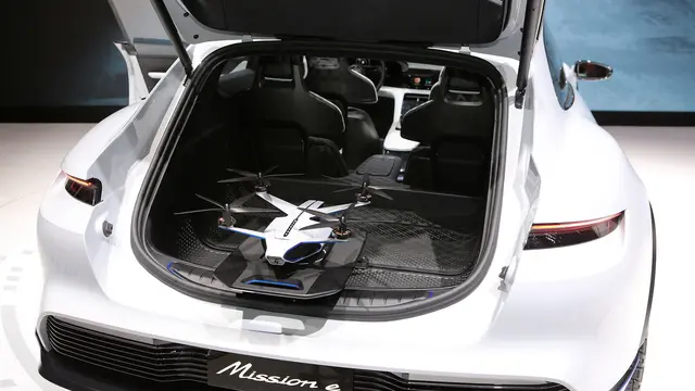 Porsche Mission E Cross Turismo Concept