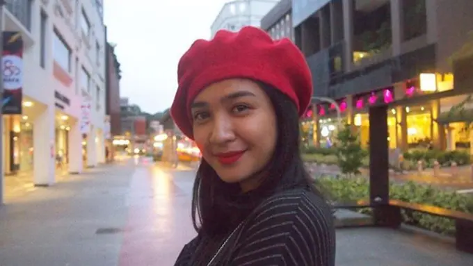 Simpel Tapi Fresh, Gaya Kasual Mikha Tambayong Asyik untuk Ditiru