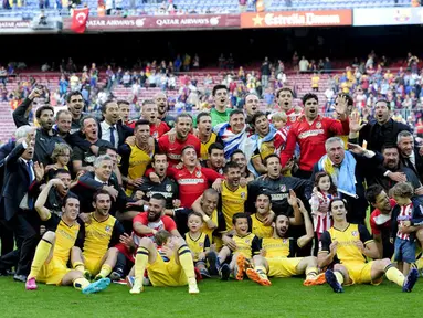 Atletico Madrid memastikan meraih gelar juara La Liga Spanyol 2013/2014, setelah menahan imbang Barcelona 1-1 di Camp Nou, Barcelona, (18/5/2014). (AFP PHOTO/Josep Lago)