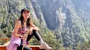Liburan kali ini nampak berbeda dari biasanya, Luna Maya yang menyukai liburan ke alam ini menyempatkan waktunya untuk menjalani travelling bersama sahabat ke Bhutan. Liburan ke negara yang merupakan kerajaan budha yang berada di pegunungan Himalaya, tentu memberikan sensasi seru tersendiri. (Liputan6.com/IG/@lunamaya)