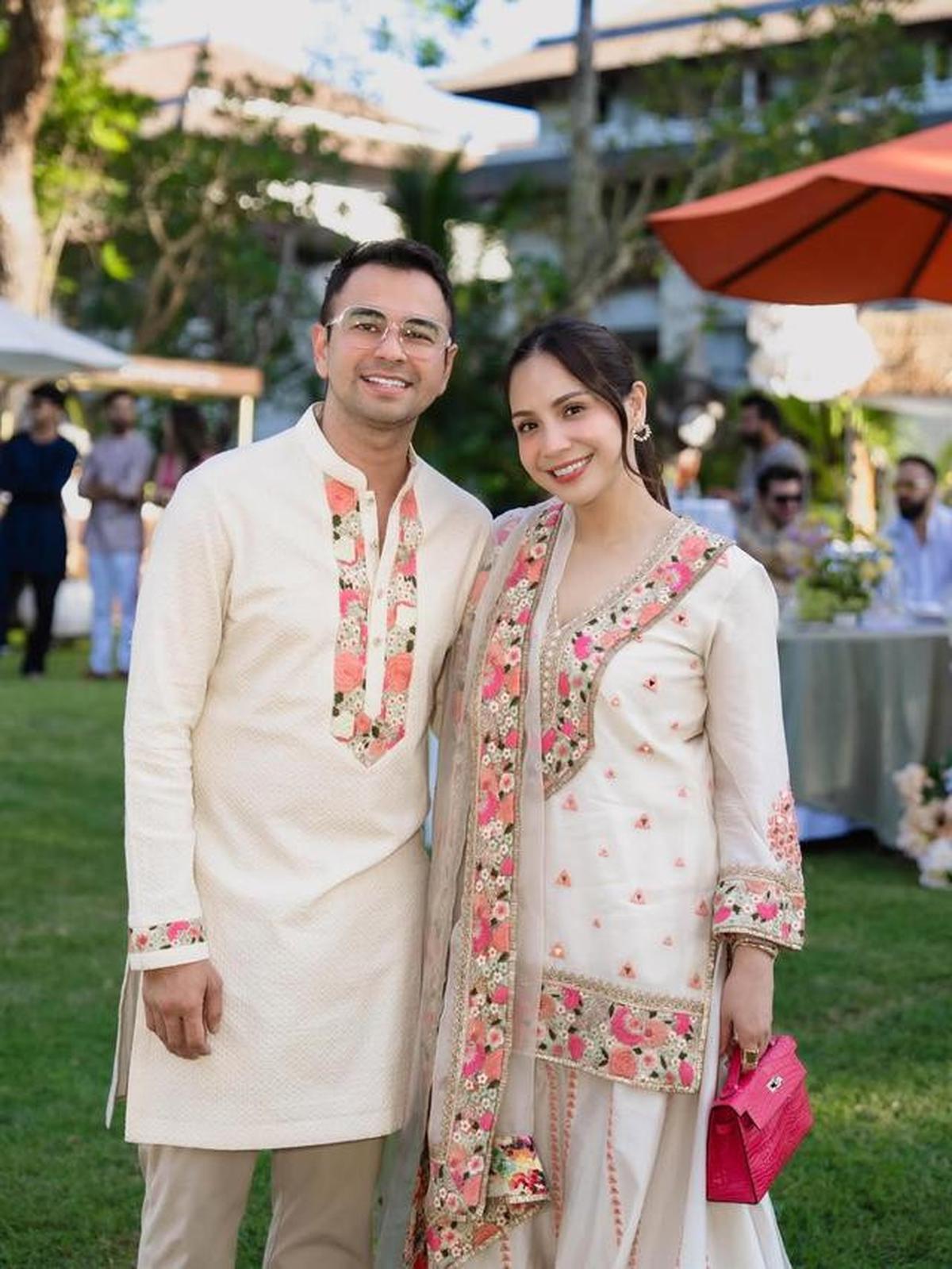 Gaya Nagita Slavina Pakai Busana India saat Kondangan, Glamor dengan Sentuhan Tradisional