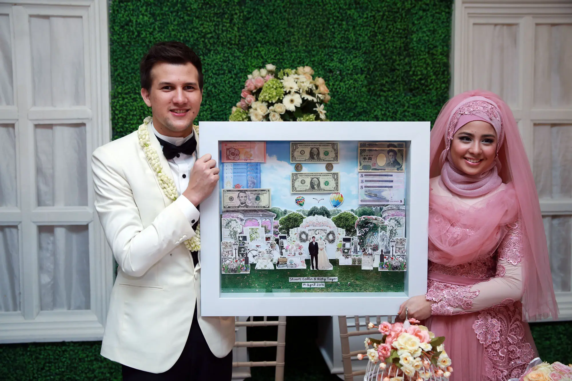 Khidmat dan sakralnya suasana akad nikah Risty Tagor dan Stuart Collin (M. Akrom Sukarya/Bintang.com)