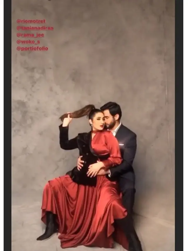 7 Potret Maternity Shoot Tania Nadira, Tampil Elegan