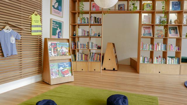 Perpustakaan bernama HEI Book Cabin di HEI Schools Senayan memiliki beragam koleksi buku. (Dok HEI Schools Senayan)