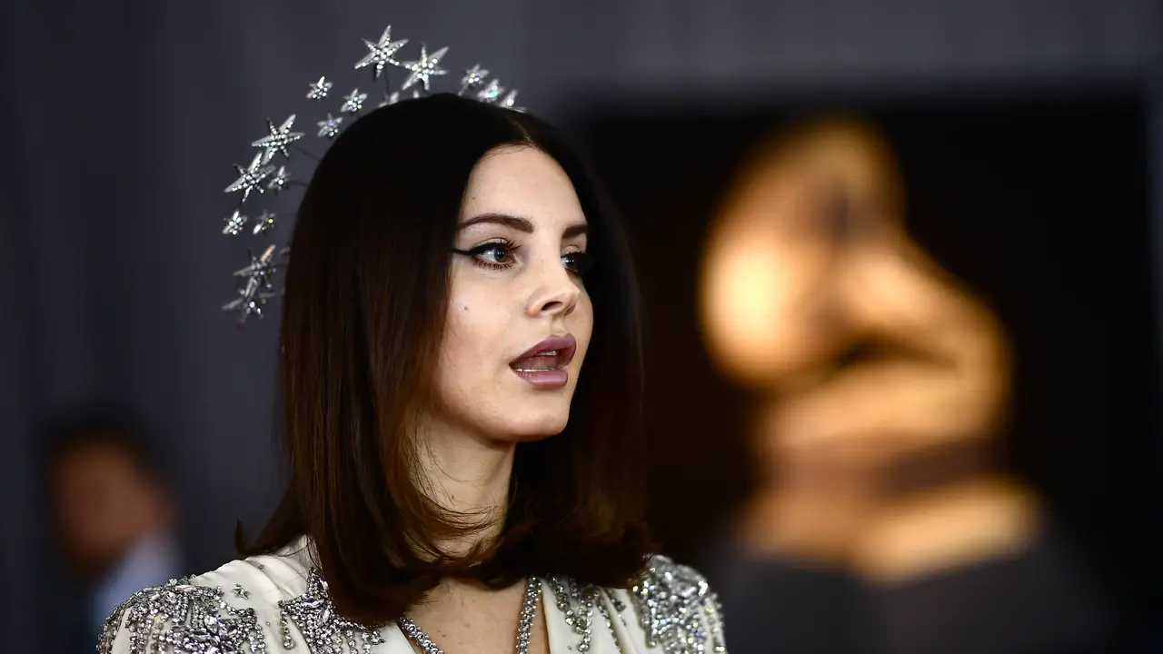 [Bintang] Lana Del Rey
