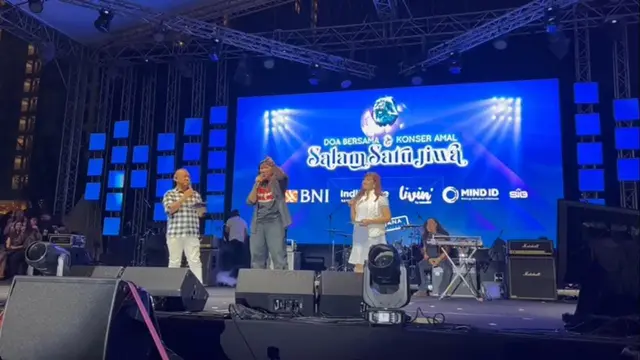 Anto Baret pada acara Doa Bersama dan Konser Amal Salam Satu Jiwa di Gladiator Arena, Bekasi, Jawa Barat, Minggu (8/1/2023)