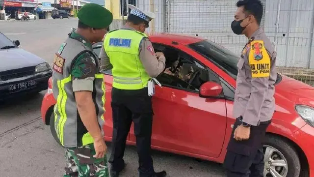 Tim  Gabungan dari Kepolidian Kota Banyuwangi, dan TNI lakukan penyekatan di Pelabuhan ASDP Ketapang Banyuwangi (Istimewa)