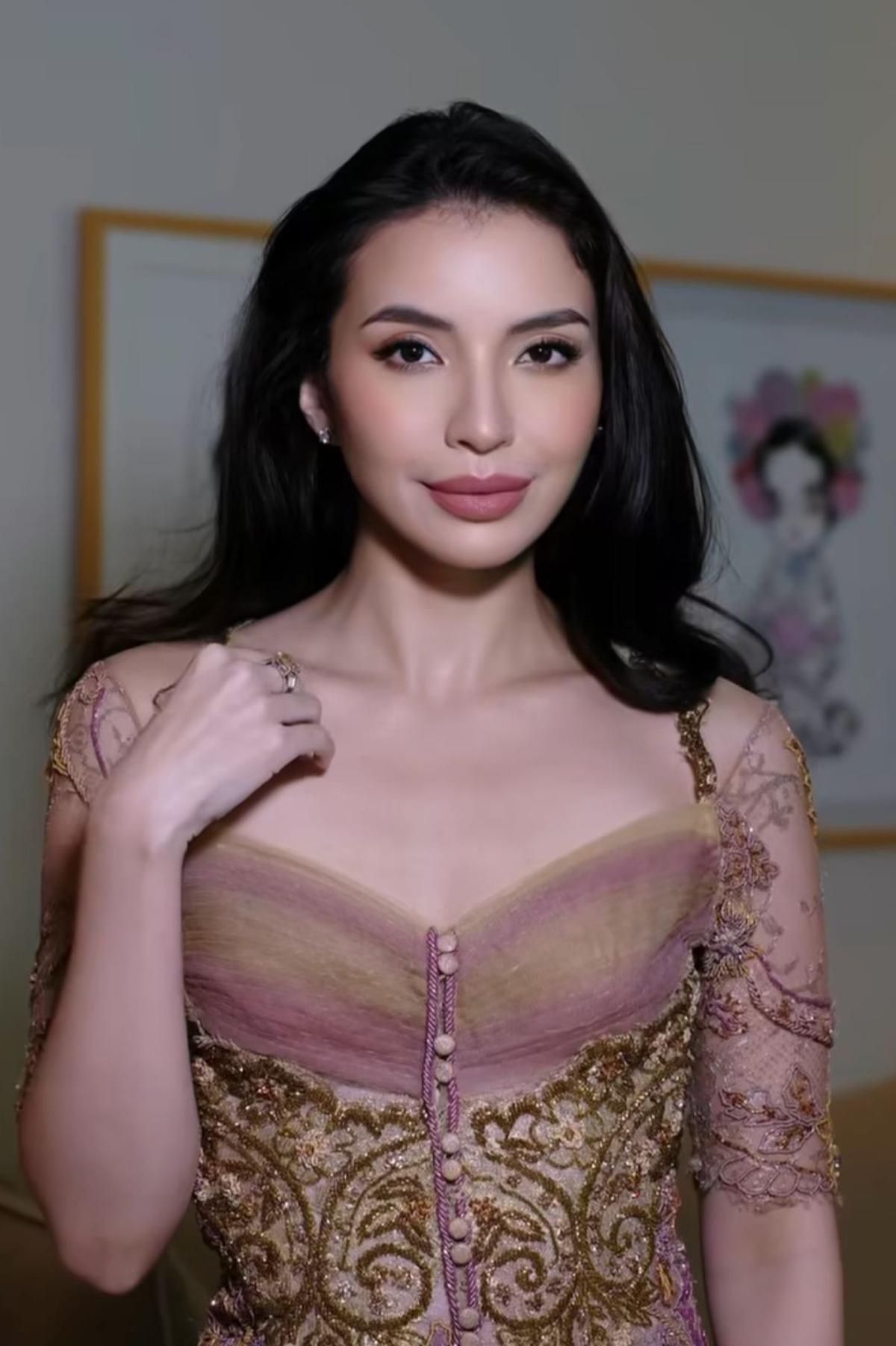 Lama Tak Tersorot, Manohara Odelia Kembali Mencuri Perhatian dengan Pesona Elegannya