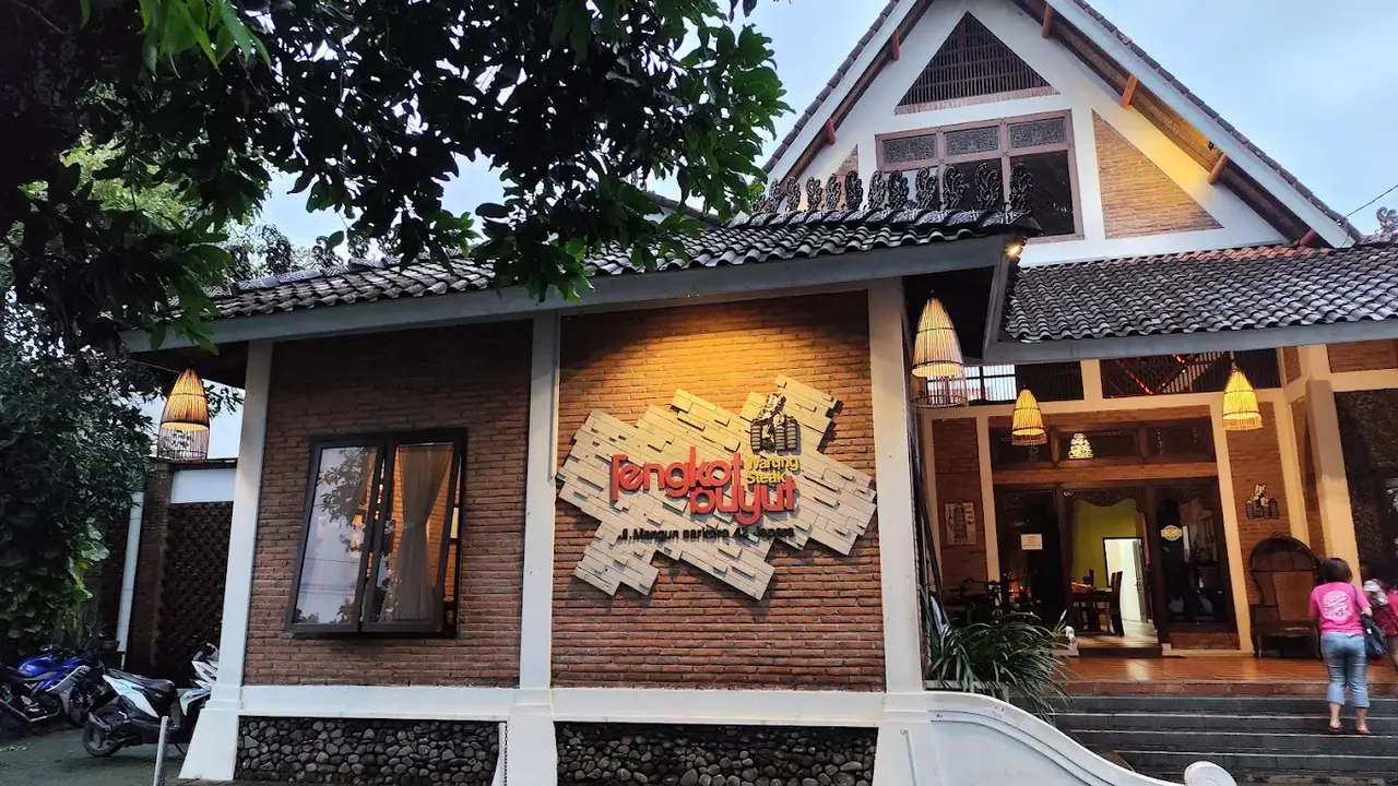 10 Rekomendasi Tempat Makan Enak di Dekat Pelabuhan Kartini Jepara 2025