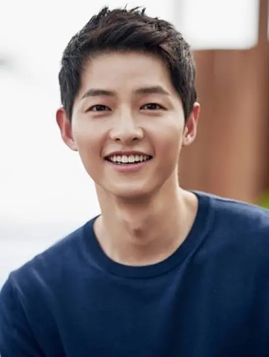 “Aku dan SongJoong Ki merupakan teman kerja dan punya chemistry yang baik. Memiliki banya kesamaan juga sehingga kami semakin dekat. Aku pun sangat bahagia mendengarnya,” ujar Song Hye  Kyo. (Instagram/songjoongkionly)