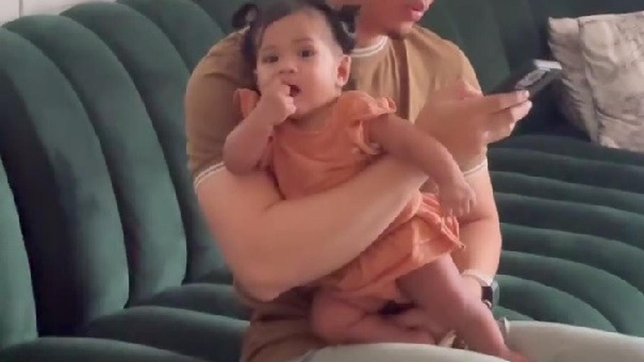 Momen Irwansyah Momong Humaira Sambil Lantunkan Ayat Suci, Netizen Tersentuh dan Ramai Beri Pujian
