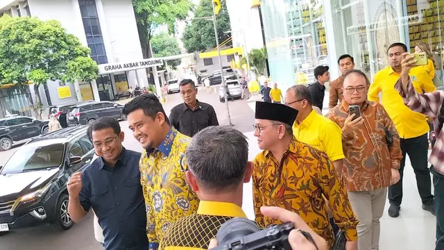Wali Kota Medan, Bobby Nasution menyambangi Kantor DPP Partai Golkar, Jalan Anggrek Nelly Murni, Jakarta, Sabtu (6/4/2024).