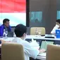 Menteri Komunikasi dan Informatika (Menkominfo) Johnny G Plate bersama Kepala Kantor Staf Presiden (KSP) Moeldoko saat menggelar rapat koordinasi media dan komunikasi G20 di Gedung Kemenkominfo, Jakarta, Senin (15/11/2021). (Ist)