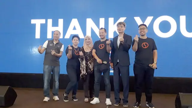 Para pejabat SSE dan Rina Novita, CEO PT Digital Network Aesthetic (DNA).