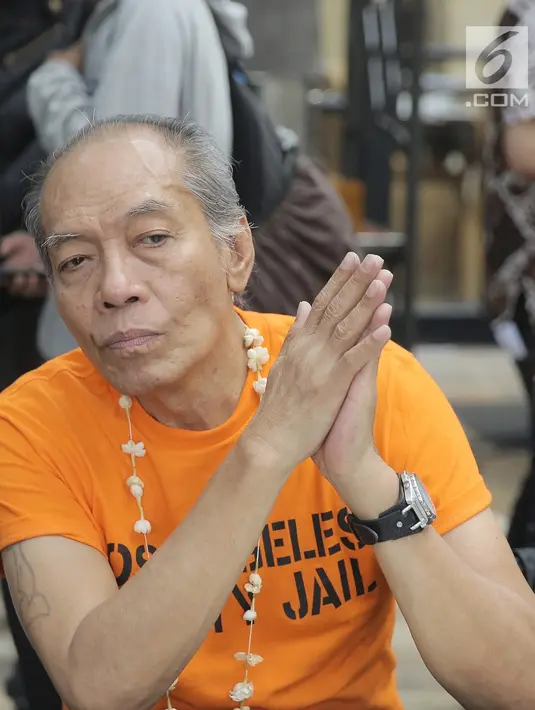 Bassis God Bless, Donny Fatah saat jumpa pers di Yogyakarta, Jumat (26/10). Gelaran acara Jogjarockarta 2018 akan berlangsung pada Sabtu 27 Oktober di Stadion Kridosono, Yogyakarta. (Fimale.com/Bambang E.Ros)