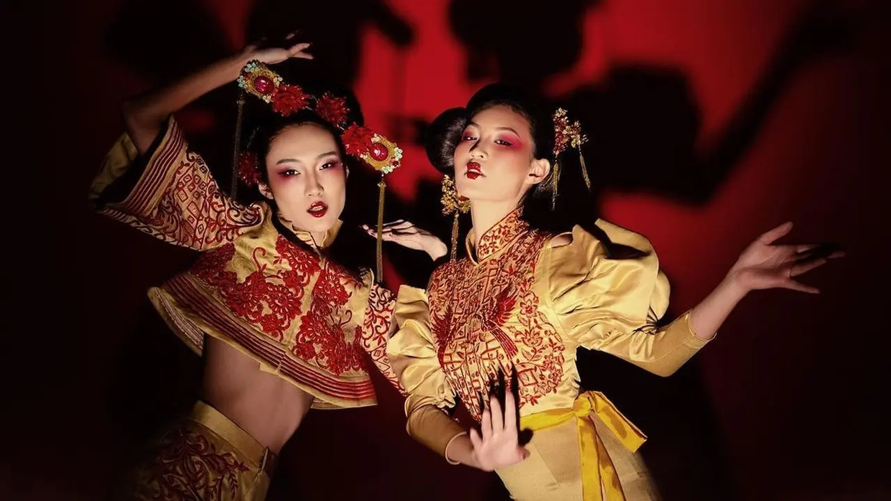Gaya Pemotretan Patricia Gouw dan Ayu Gani Bertema Chinese Opera