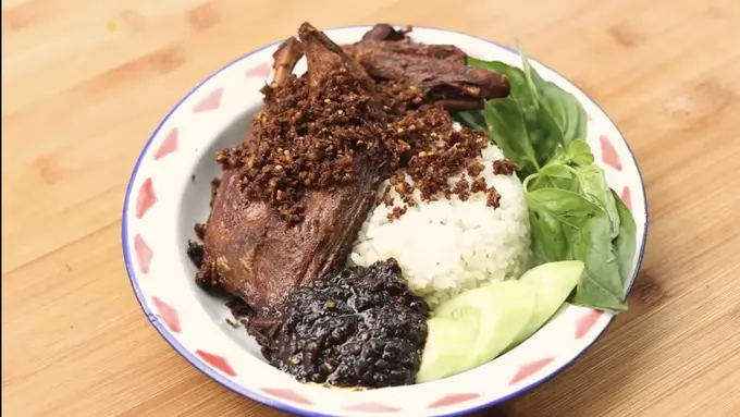 Nasi Bebek Goreng Madura Bumbu Hitam