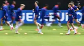 Para pemain Belanda mengambil bagian dalam sesi latihan MD-1 menjelang pertandingan Grup D Euro 2024 di base camp tim di Wolfsburg, Kamis (20/6/2024). (Christophe SIMON / AFP)