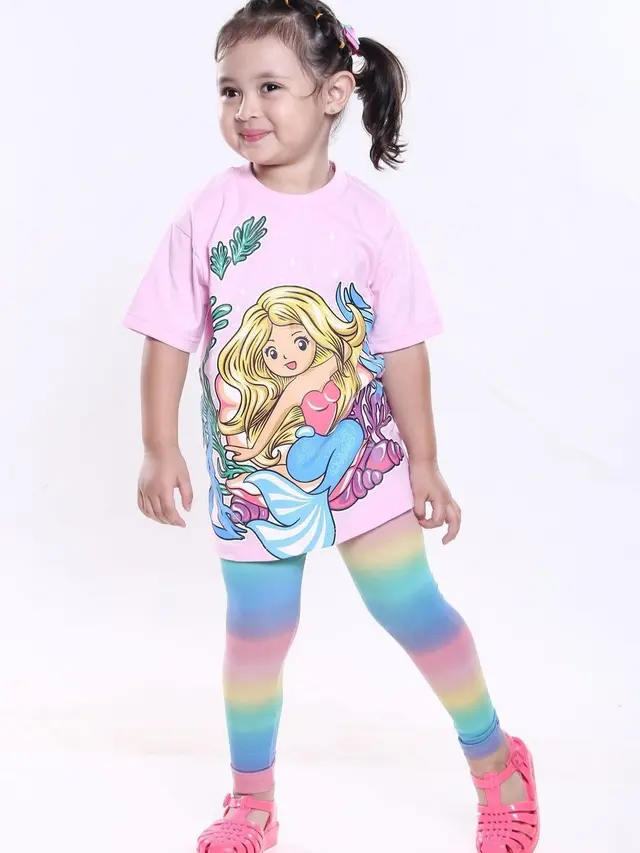 Potret Aleia anak Aryani Fitriana yang disebut seperti boneka hidup