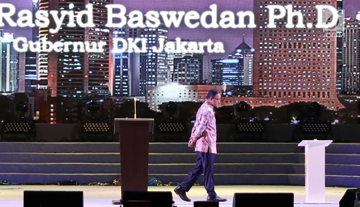 Gubernur DKI Jakarta Anies Baswedan usai memberi sambutan pada pembukaan event Jakarta Fair 2018 di JIExpo Kemayoran, Jakarta Pusat, Rabu (23/5). Jakarta Fair 2018 adalah ajang pameran dan hiburan terbesar se-Asia Tenggara.(Liputan6.com/Immanuel Antonius)