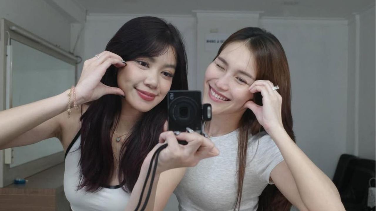 7 Potret Ayu Ting Ting dan Regina Phoenix Pamer Kedekatan, Netizen Soroti Kemiripan dengan Duo BLACKPINK