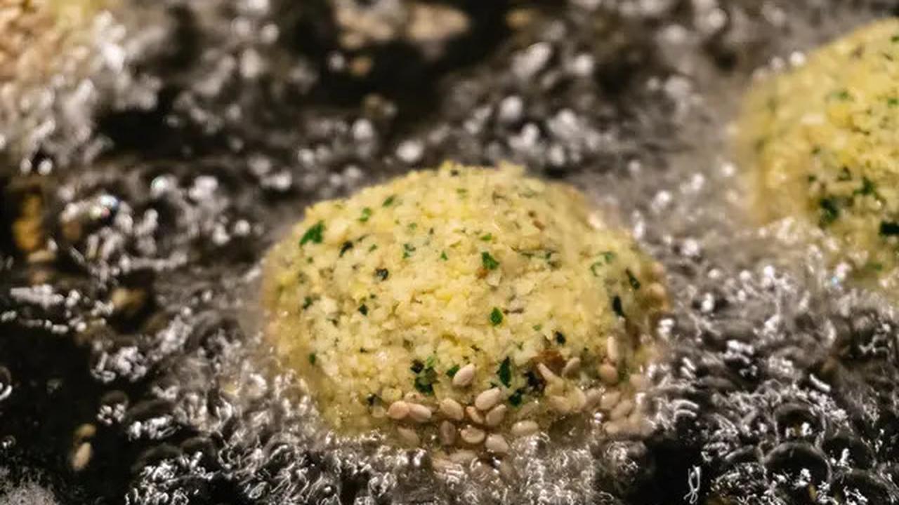 Wajib Dicoba, Trik Bersihkan Minyak dari Sisa Tepung