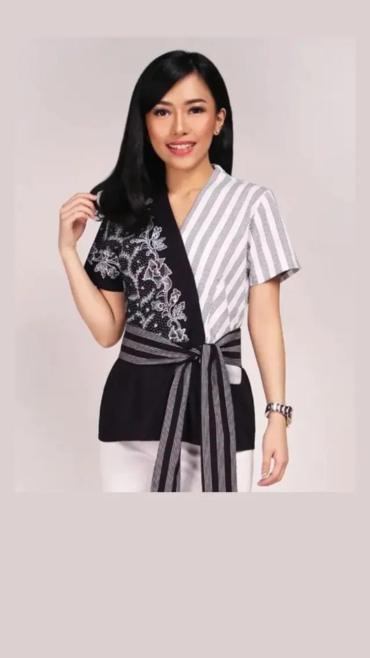 Model Atasan Batik Wanita Elegan 2025, Bikin Penampilanmu Makin Cantik