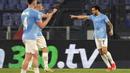 Pemain Lazio, Felipe Anderson (kanan) merayakan golnya ke gawang Salernitana pada laga lanjutan Liga Italia 2023/2024 di Olympic Stadium, Roma, Italia, Sabtu (13/04/2024) dini hari WIB. (AP Photo/Andrew Medichini)
