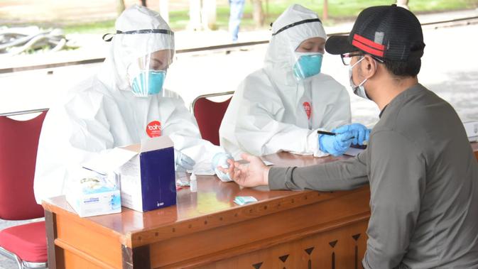 Labkesda Jabar telah memeriksa empat klaster yang diduga menjadi pusat penyebaran COVID-19 baik melalui swab test maupun rapid test.