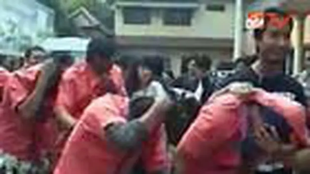 Polisi Ringkus Kawanan Penjahat dalam Taksi