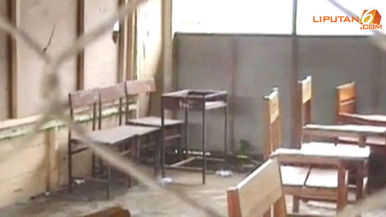 sekolah-rusak-131026b.jpg