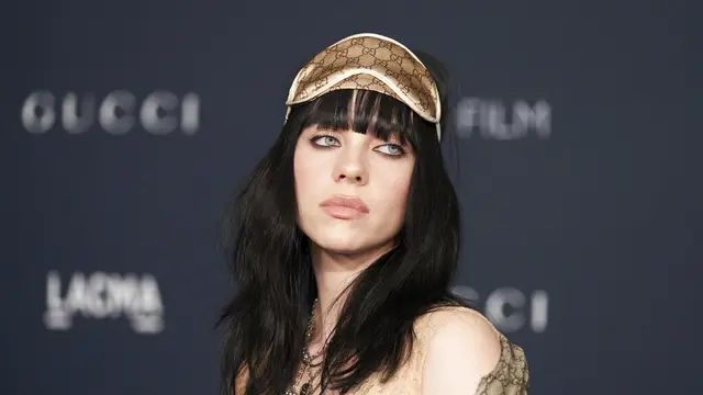 Billie Eilish menghadiri LACMA Art+Film Gala, 5 November 2022. (Foto: AP Photo/Allison Dinner)
