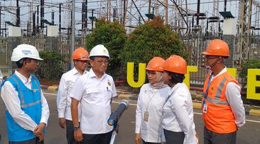 kunjungan kerja Menteri ESDM  Arifin Tasrif dalam rangka melihat kesiapan pasokan listrik Natal dan Tahun Baru di PLN P2B Gandul.