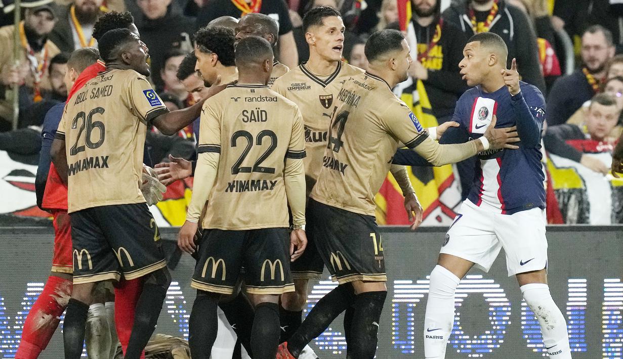 Ini hasil yang cukup merugikan PSG dalam usaha mempertahankan gelar juara. Lens merupakan pesaing utama mereka musim ini. (AP Photo/Thibault Camus)