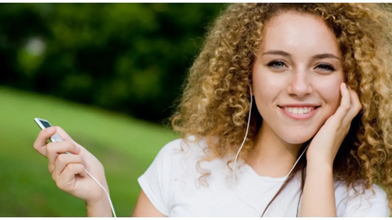 (C) shutterstock