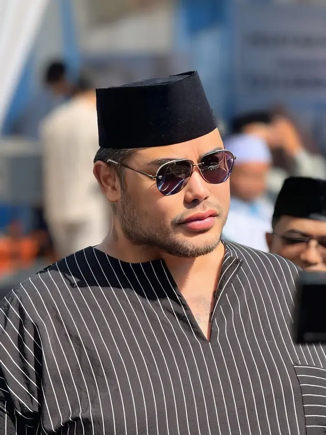 Ivan Gunawan Peletakan Batu Pertama Masjid