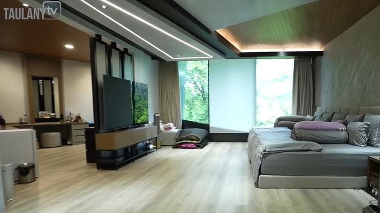8 Potret Kamar Aurel Hermansyah dan Atta Halilintar, Gaya Minimalis Modern yang Bikin Betah