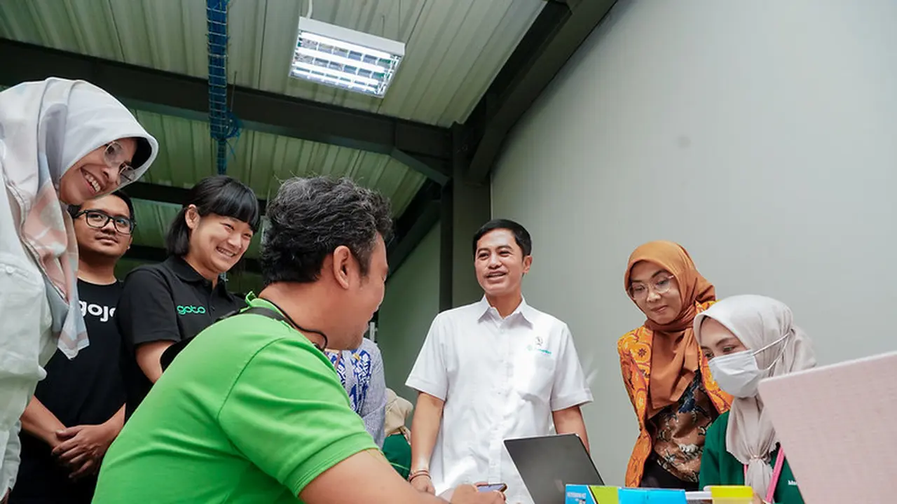 Wamenkes Dante mendorong driver ojol untuk CKG, jika ada masalah kesehatan bisa segera dilakukan intervensi agar tak berujung berat. (Dok Kemenkes RI)