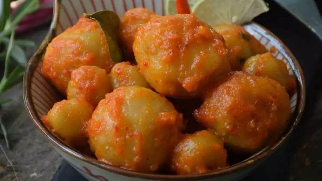 <b>8. Cilok Pedas Bumbu Bali</b>