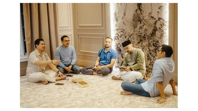 6 Potret Silaturahmi Artis di Rumah Teuku Wisnu dan Shireen Sungkar, Temu Kangen