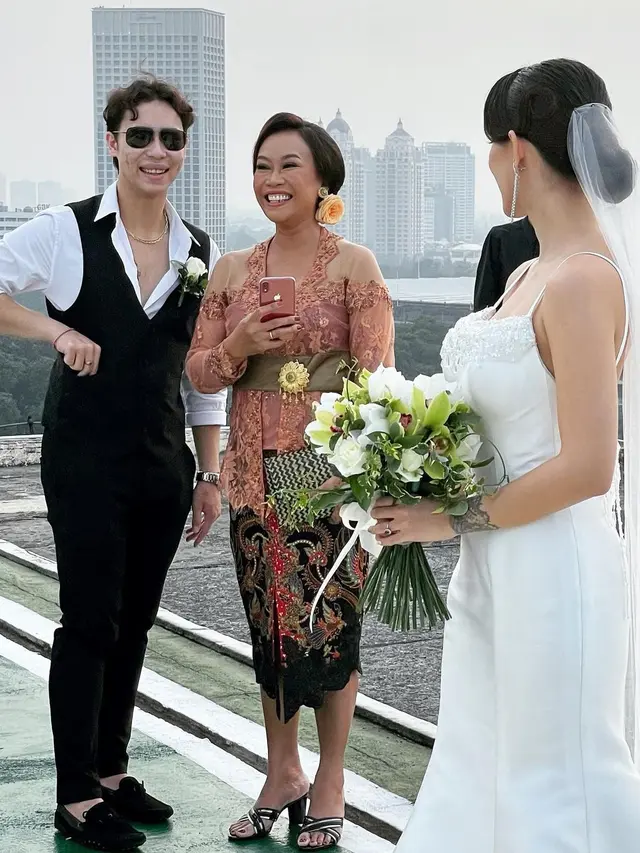 Mike Lewis lepas masa duda