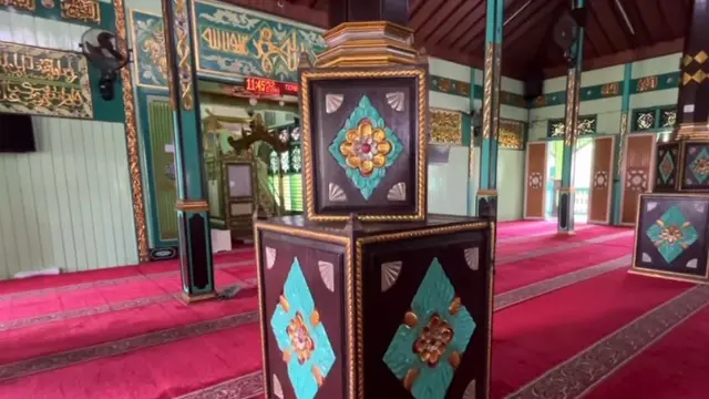 Fakta Menarik Masjid Sultan Suriansyah. (Dok: https://www.instagram.com/reel/CoCLSlwvu_v/?igsh=MXEzd2puZWh6a2p5ZA==)
