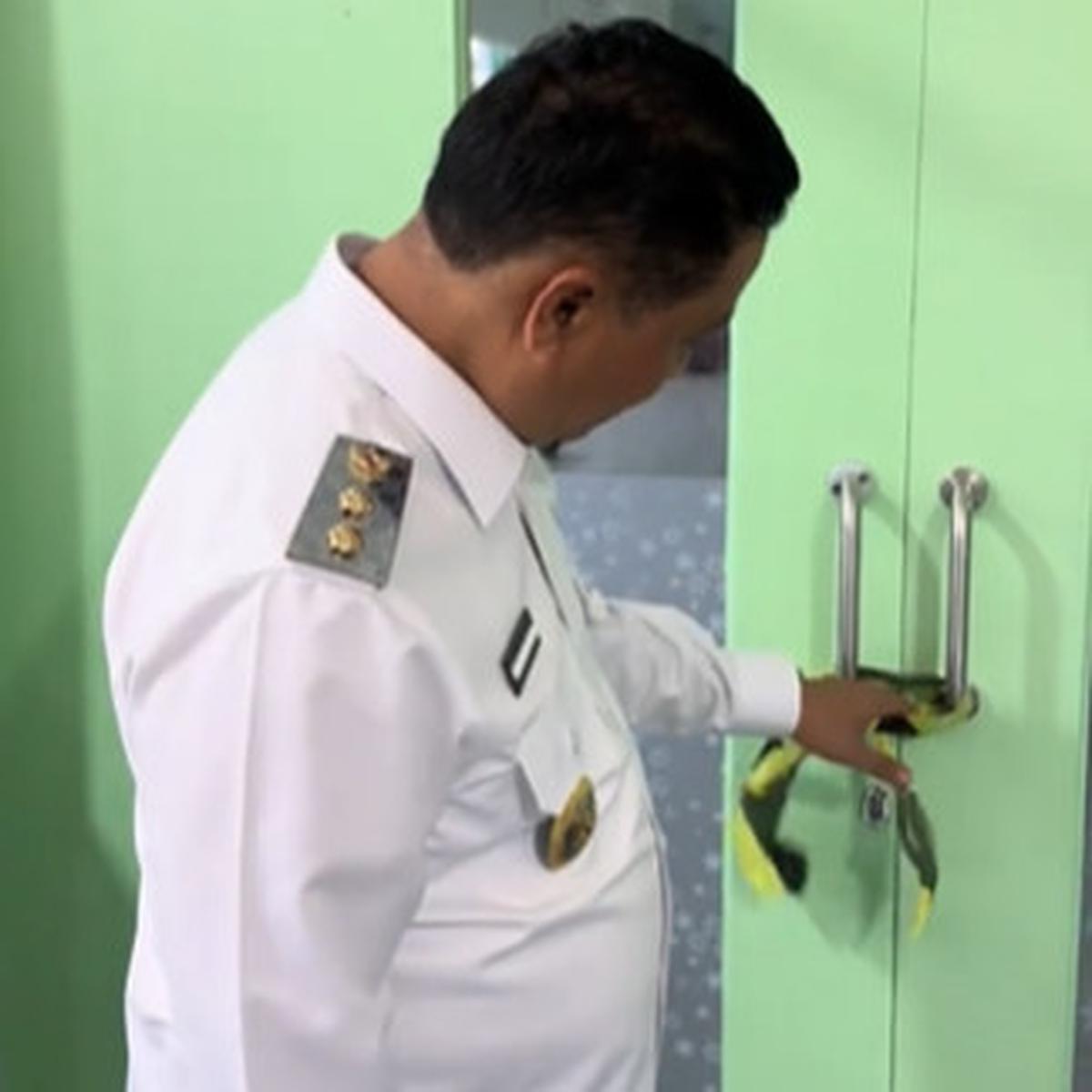 Rumah Sakit Belum Dibayar Sampai Disegel, Wakil Wali Kota Pekanbaru Ngamuk Bongkar Spanduk 'Kita Ini Pemerintah Mana Boleh'