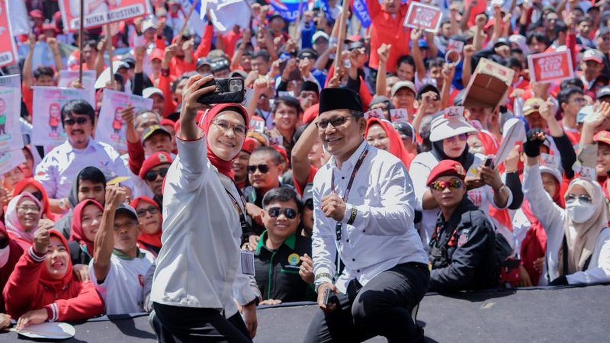 Pilbup Indramayu, Puluhan Ribu Warga Antarkan Nina-Tobroni Daftar KPU Berita Viral Hari Ini Kamis 19 September 2024