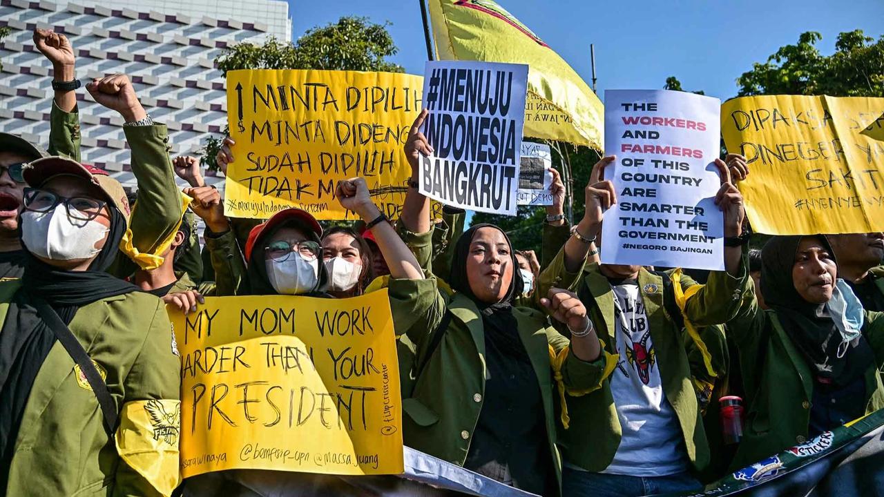 FOTO: Mahasiswa di Sejumlah Kota Gelar Aksi Tuntut Perbaikan Kebijakan Ekonomi