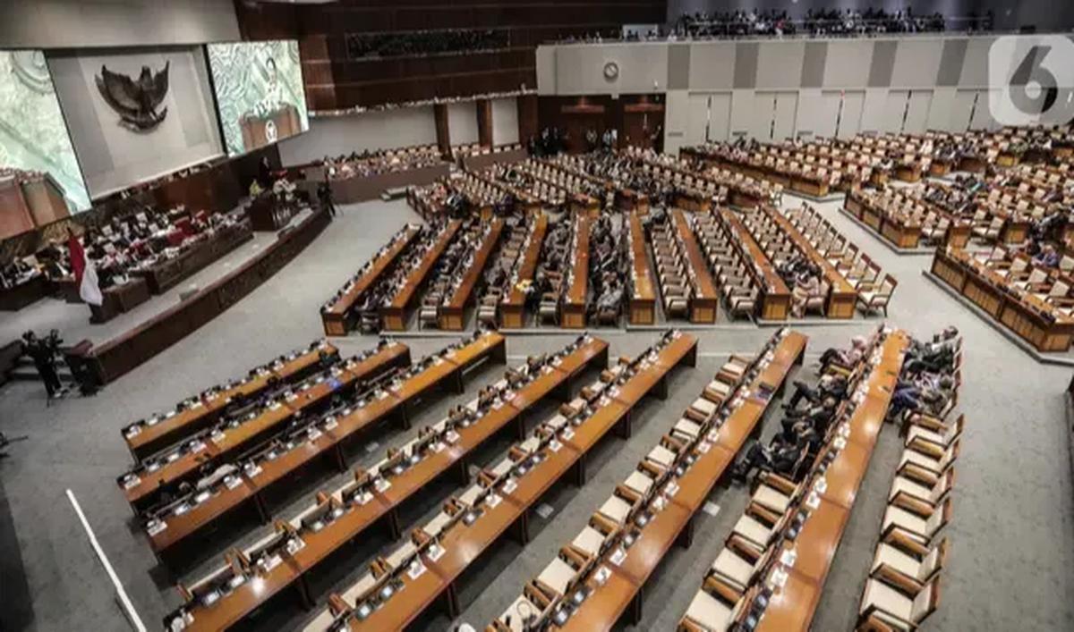 Berikutnya, kata Puan, DPR dikritik supaya menyampaikan pendapat yang argumentatif dan substantif dan menggunakan diksi yang pantas. Anggota DPR juga jangan meninggalkan ruang rapat sebelum menerima penjelasan mitra kerja.