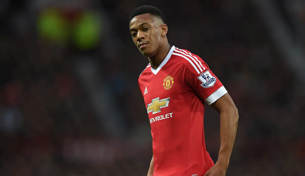 Gelandang Serang - Anthony Martial (Manchester United), dibeli MU seharga 58 juta poundsterling pemuda berusia 20 tahun ini mulai menunjukan performa postif meski masih di bawah ekspetasi harga belinya. (EPA/Peter Powell) 